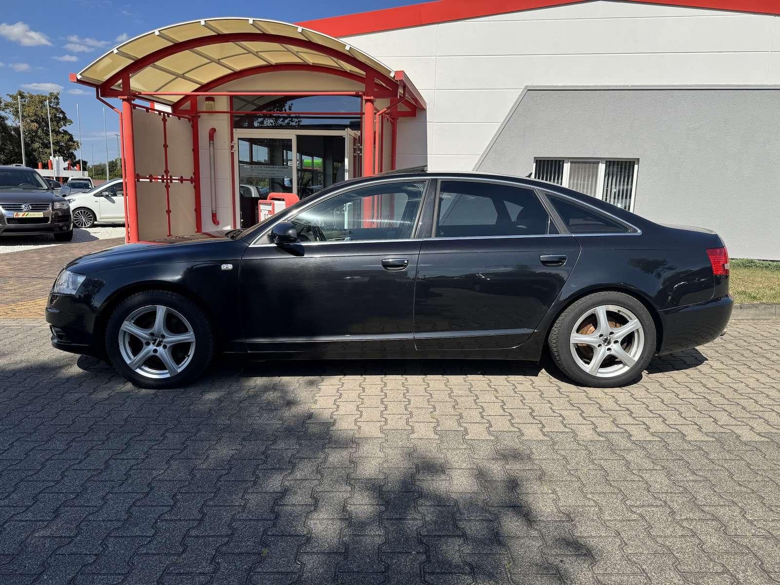 Fahrzeugabbildung Audi A6 3.2 FSI S-Line/Navi/Leder/S-Dach/Standheiz...