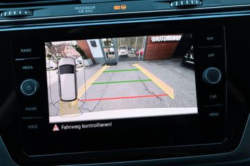 Volkswagen Touran 2.0 DSG R-Line 7-Sitze AHK Kamera