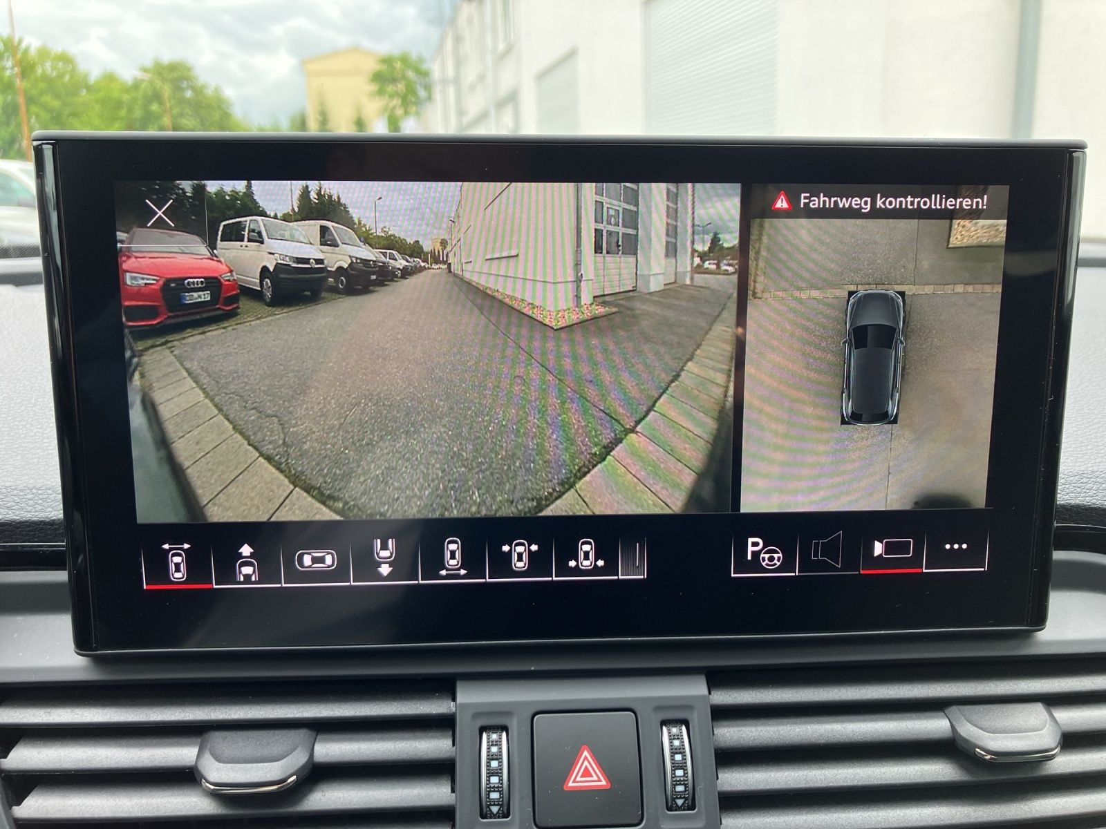 Fahrzeugabbildung Audi Q5 50 TDI qu S line LED Navi ACC AVC APP SHZ 20"