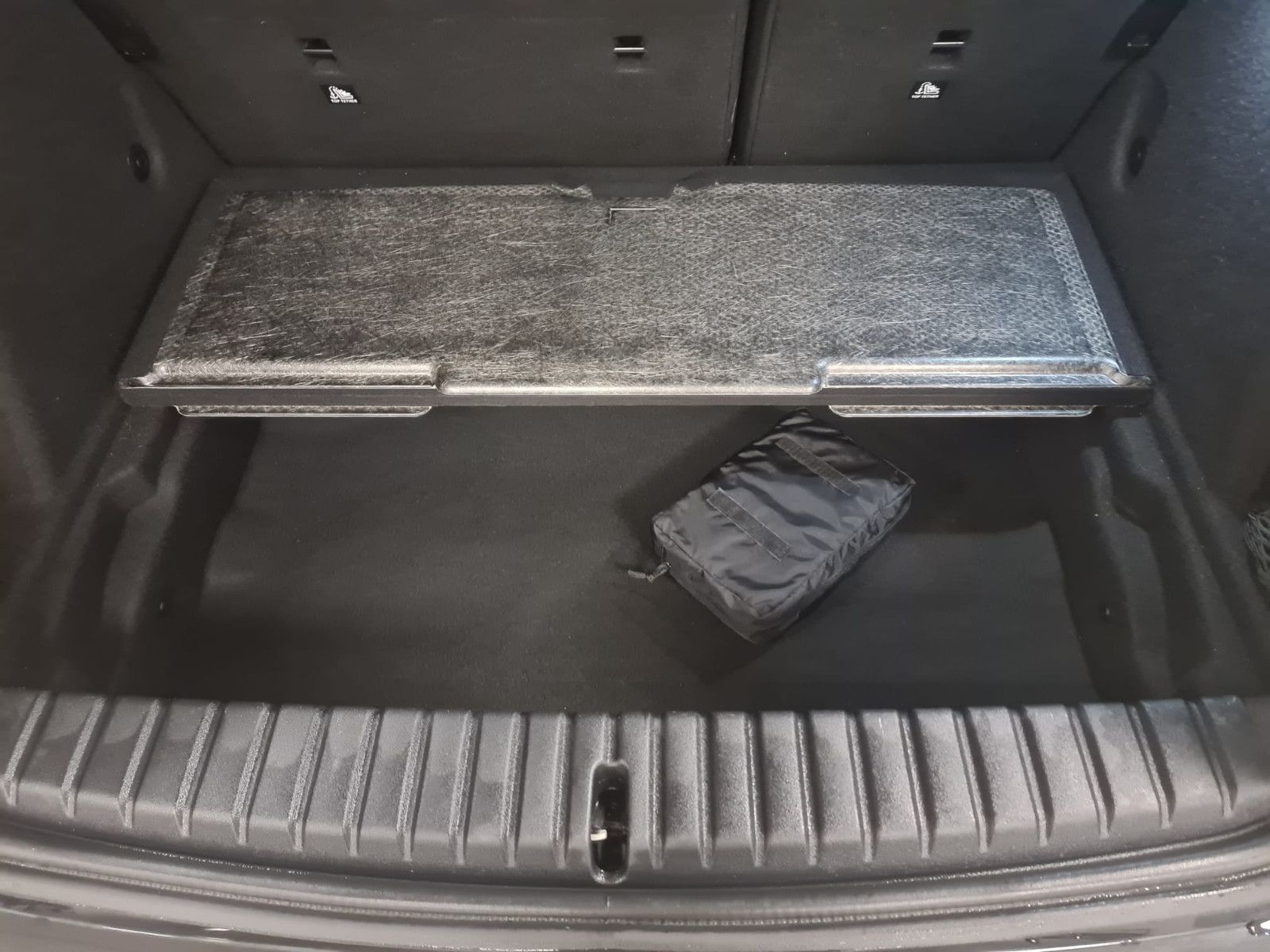 Fahrzeugabbildung BMW 118i Advantage / 1. Hand / LED / NAVI