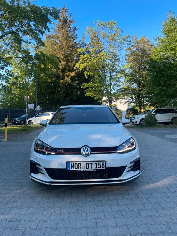 Image of Volkswagen Golf