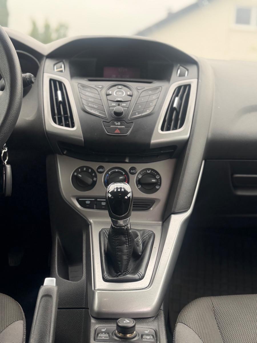 Ford Focus 2012 — photo 26