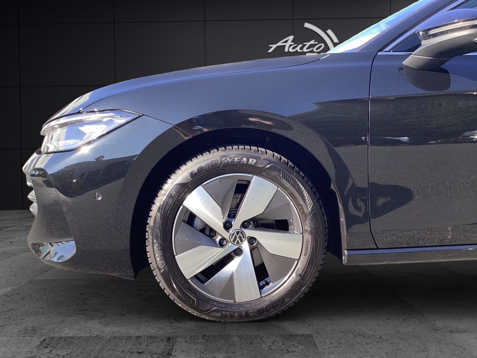 Fahrzeugabbildung Volkswagen Passat TDI Business LED AHK Navi AID ACC RFK SH