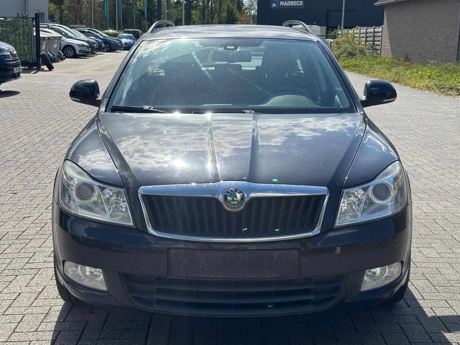 Skoda Octavia 2011 — interior