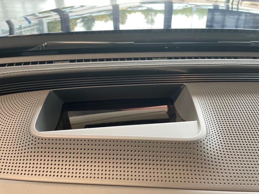 Fahrzeugabbildung Mercedes-Benz EQC 400 4M AMG AHK ACC Sitzklima SHD HUD Sport