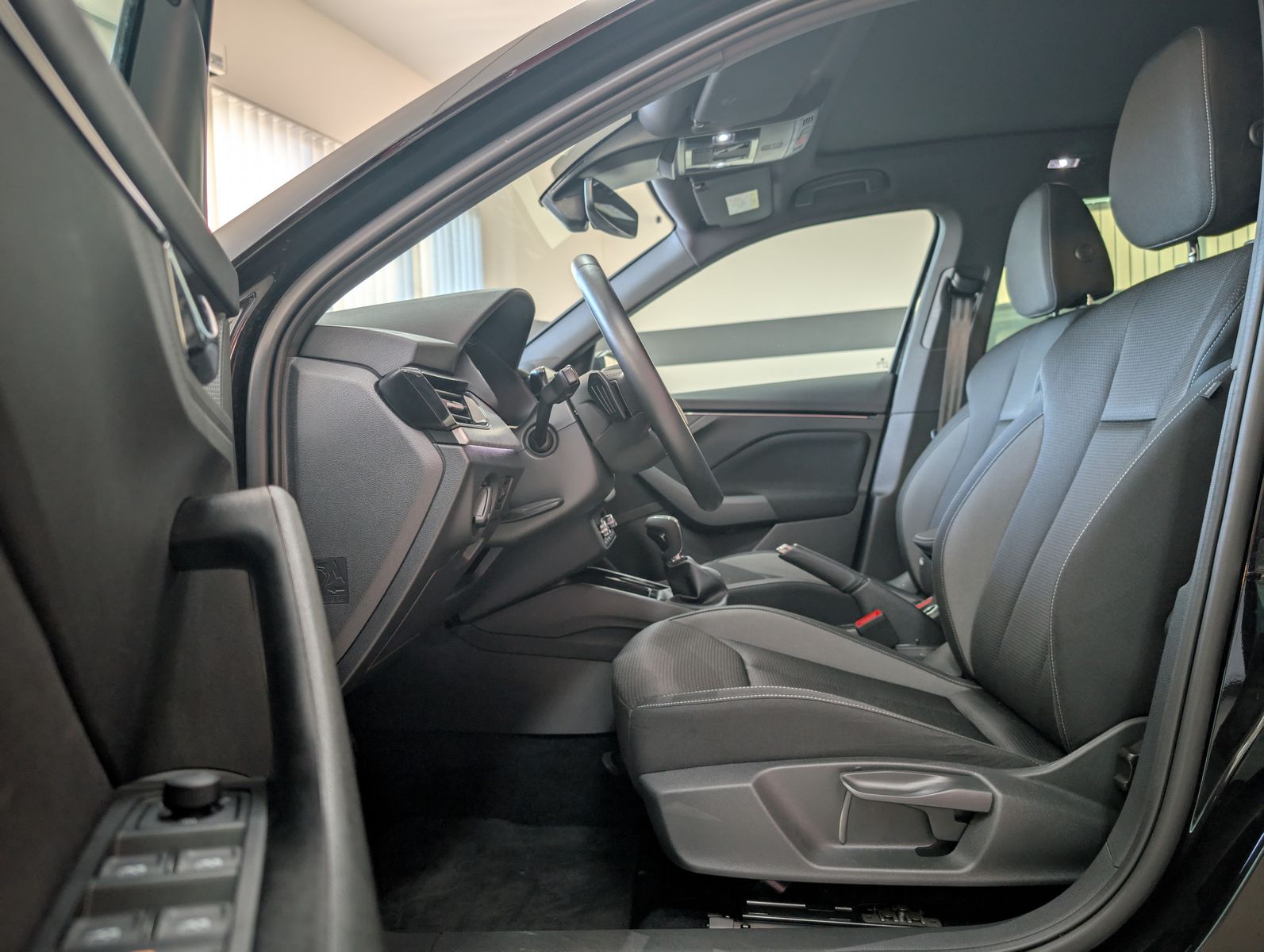 Fahrzeugabbildung SKODA Kamiq Tour 1,0TSI PANORAMA LED SHZ KAM APPLINK