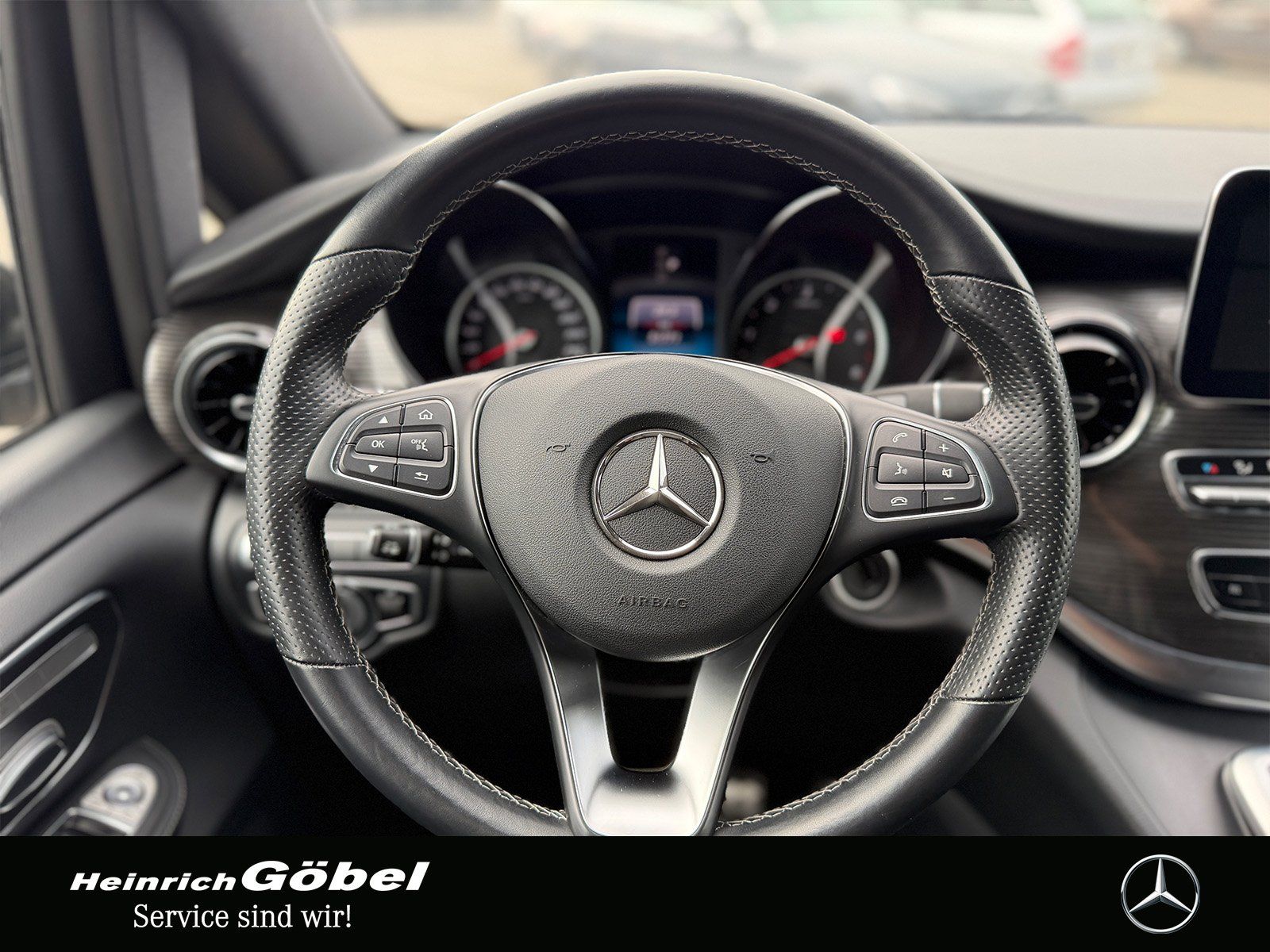 Fahrzeugabbildung Mercedes-Benz V 300 d Avantgarde Edition2020 4MA extralang