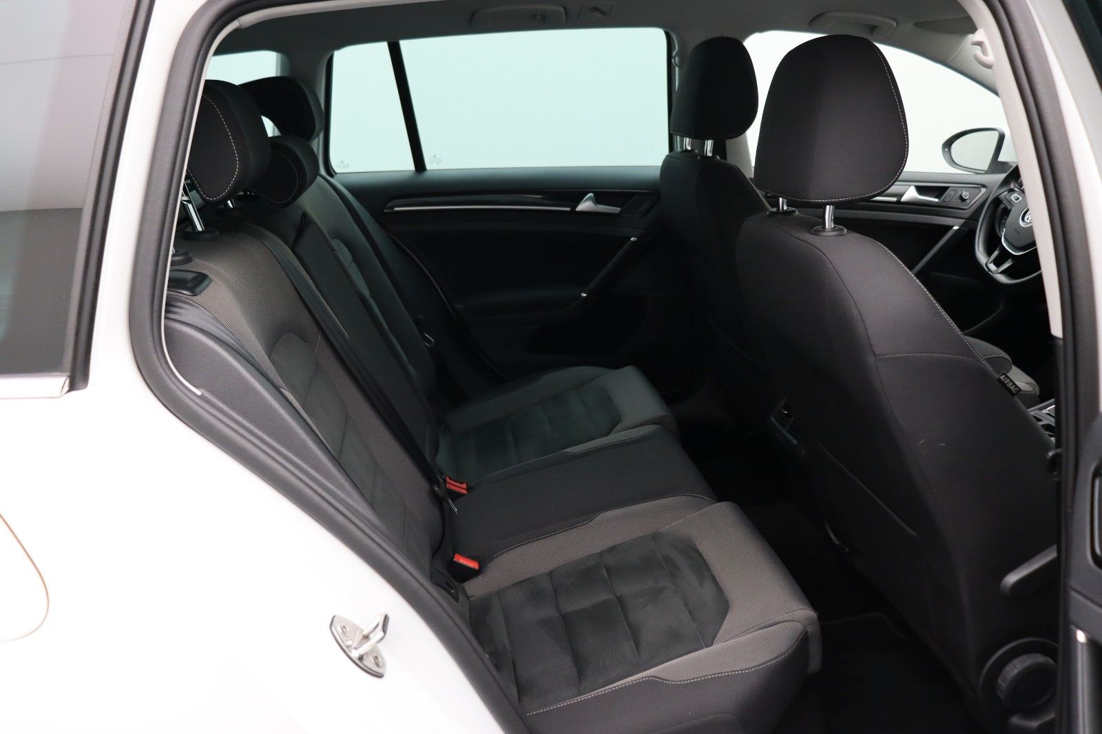 Fahrzeugabbildung Volkswagen Golf VII Variant 1.5 DSG Highline