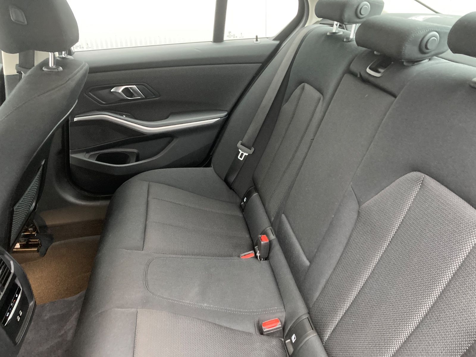 BMW 320e NAVI*PDC*DAB*LED*FACE-LIFT*** foto 7