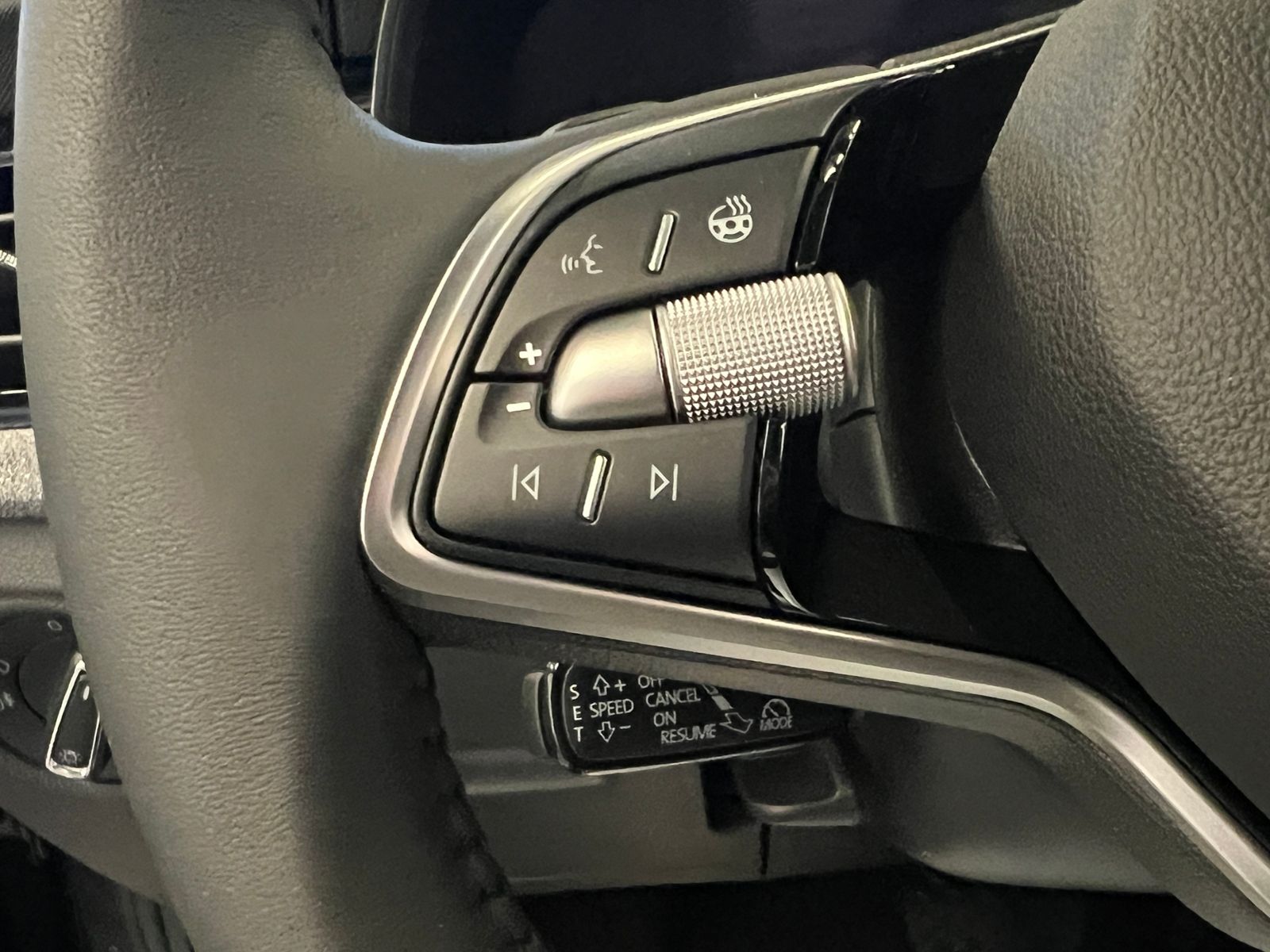 Fahrzeugabbildung SKODA Kamiq DRIVE 1.0 TSI DSG *AHK,Black-Paket*