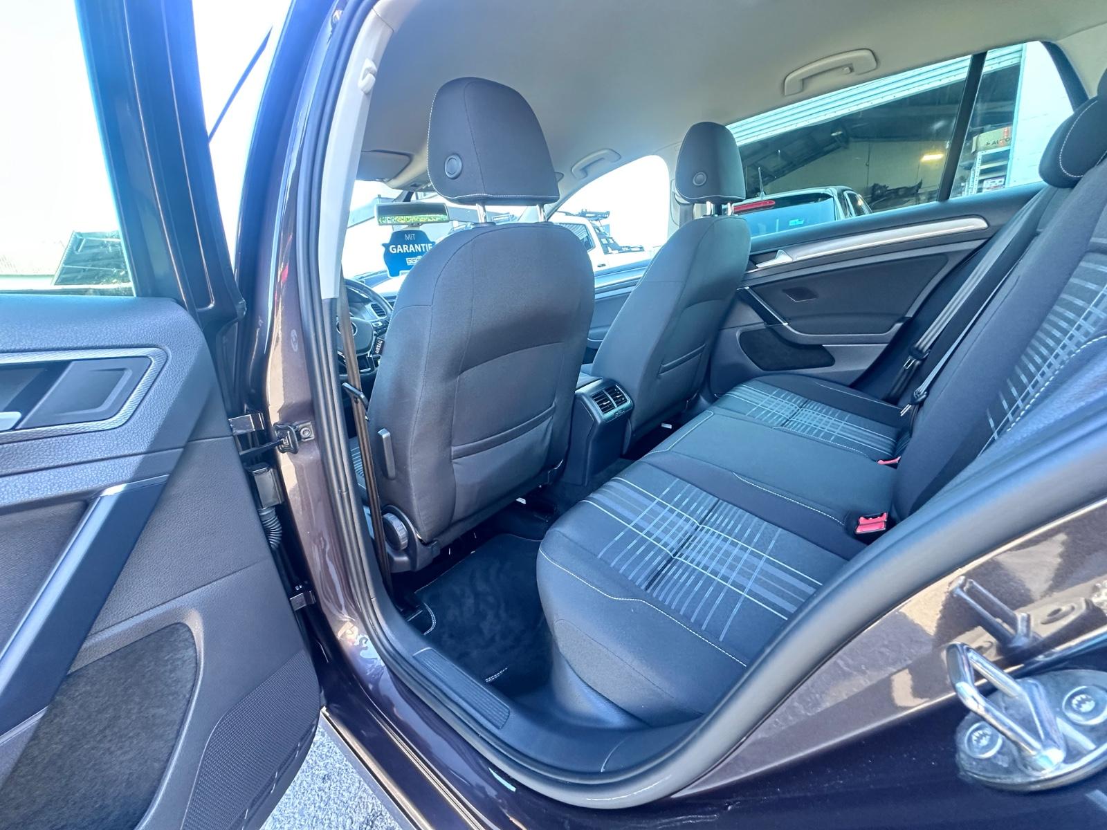 Volkswagen Golf VII Lim. Lounge BMT