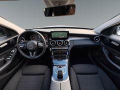 Fahrzeugabbildung Mercedes-Benz C 180 T CGI Navi Sitzh Alu LED el.Klappe 2.Hand