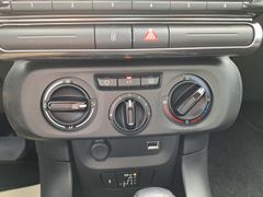 Fahrzeugabbildung Citroën C3 1.2 PureTech 110 Feel LED AUTOMATIK