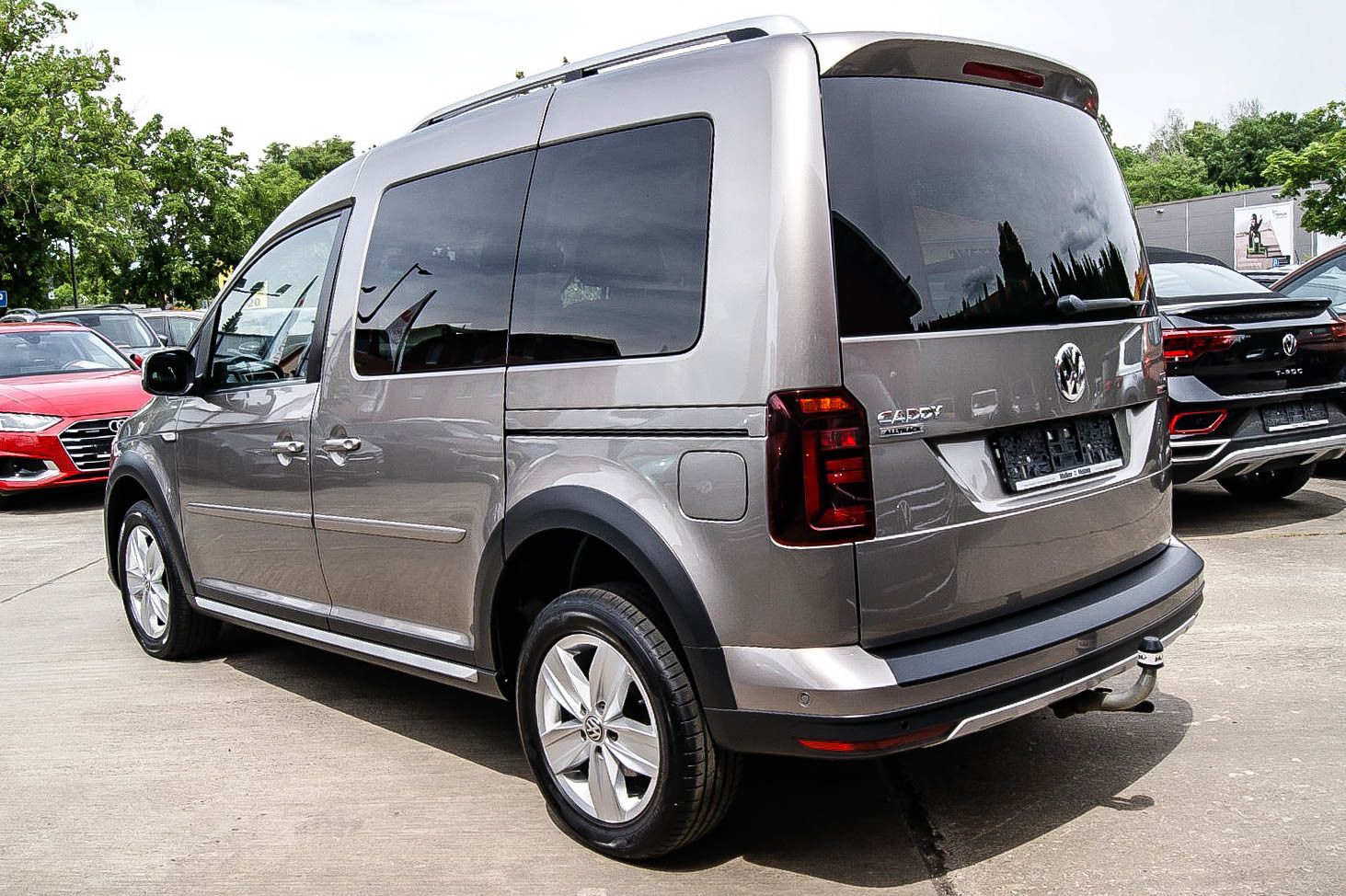 Fahrzeugabbildung Volkswagen Caddy 2.0 TDI 4MOTION Alltrack Bi-XENON PLA Allt