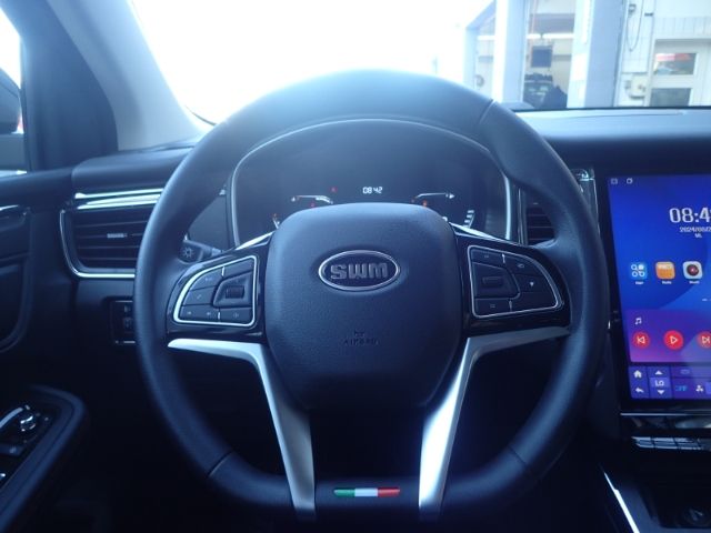 Fahrzeugabbildung SWM G05 Pro El. Panodach Leder digitales Cockpit App