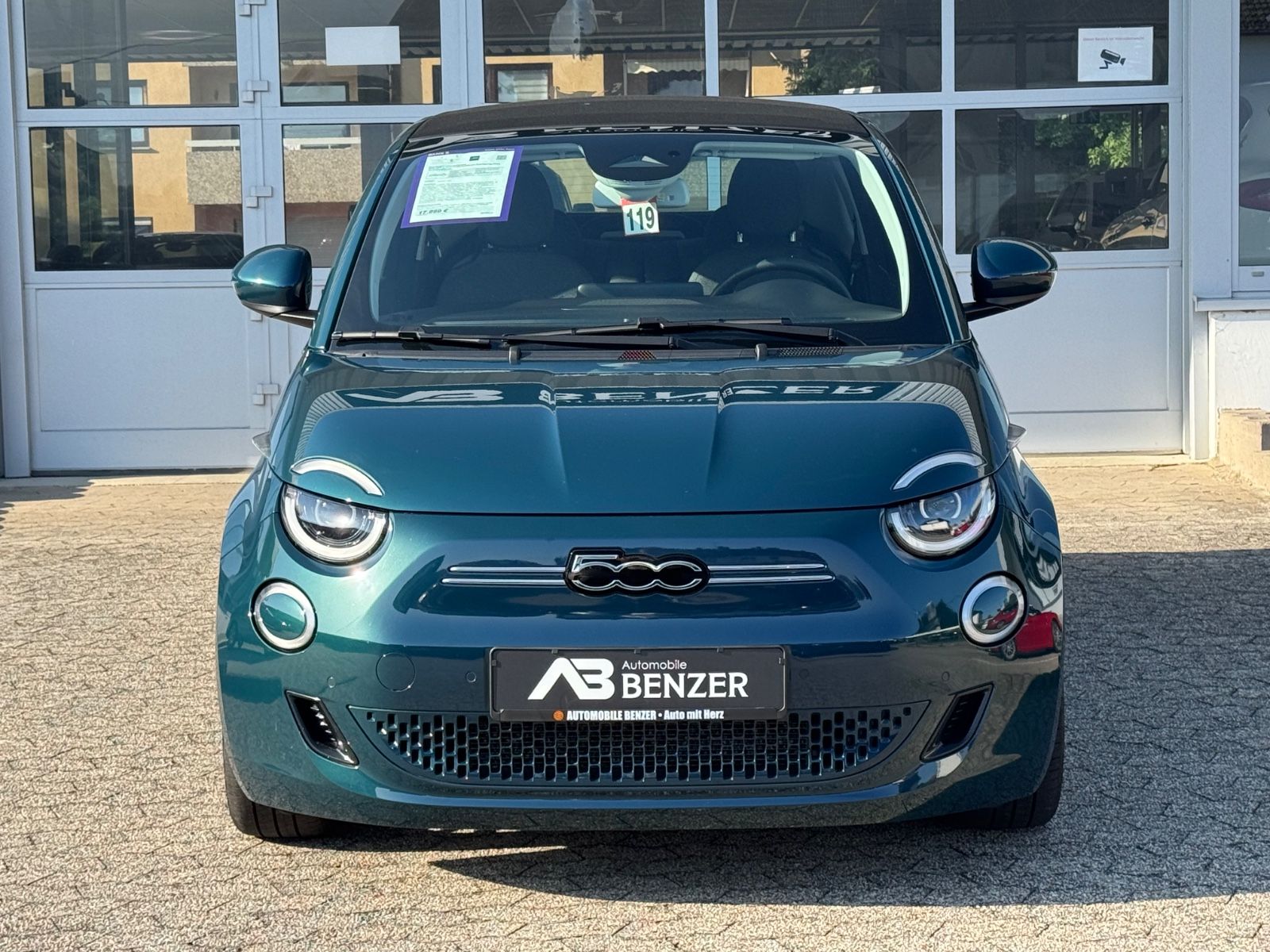 Fahrzeugabbildung Fiat 500 e Icon/Cabrio/ACC/LED/Navigation/R-Cam/42kWh