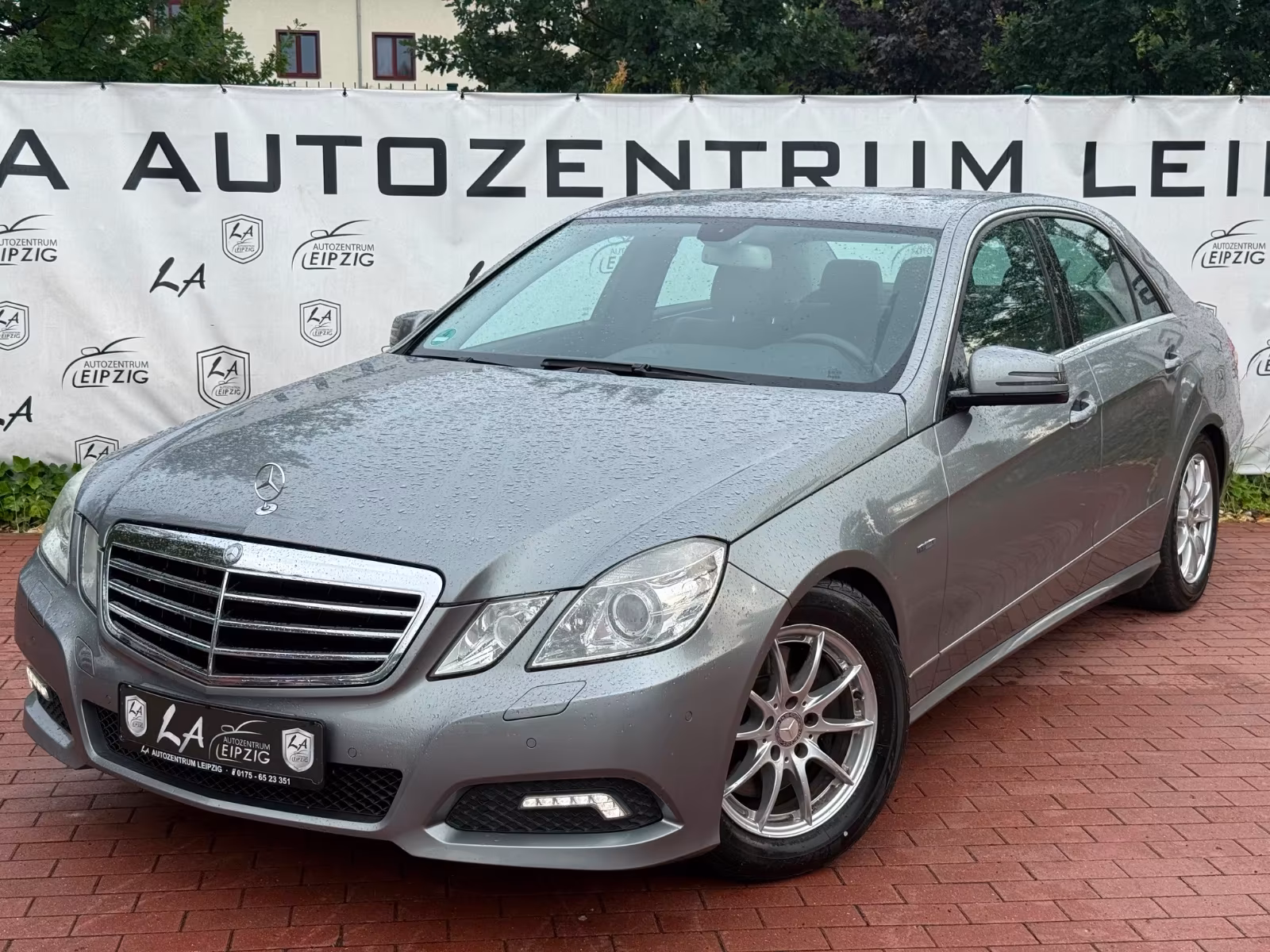 Mercedes-Benz E250 CGI Limousine 2HA*KLIMA*NAVI*PDC*AVANTGARDE
