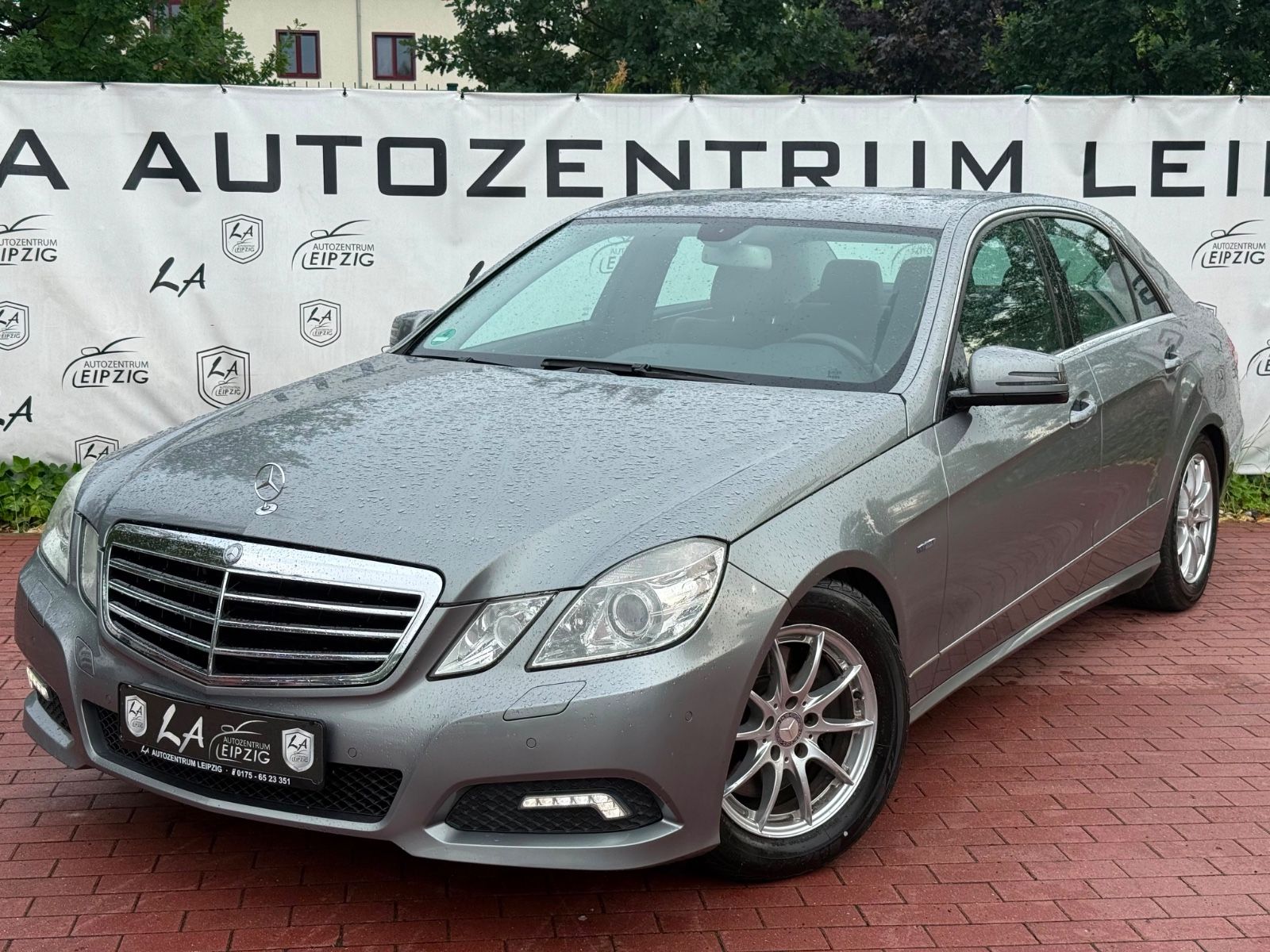 Mercedes-Benz E250 CGI Limousine 2HA*KLIMA*NAVI*PDC*AVANTGARDE
