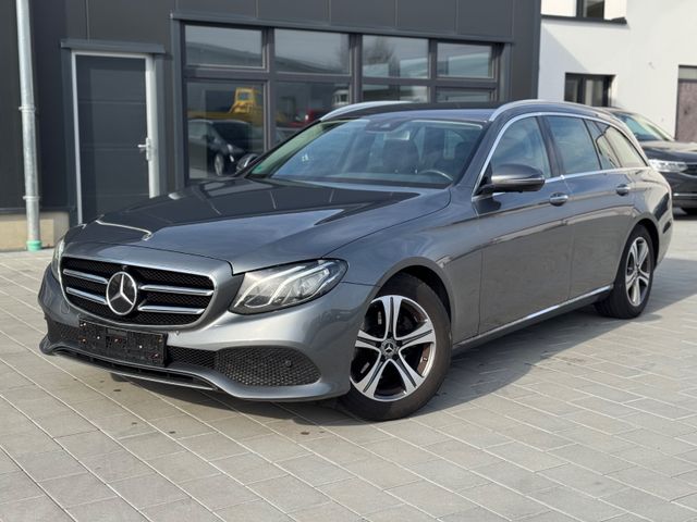 MERCEDES-BENZ E 220 d/T Avantgarde*LED*AHK*360°*EU6*1Hd*