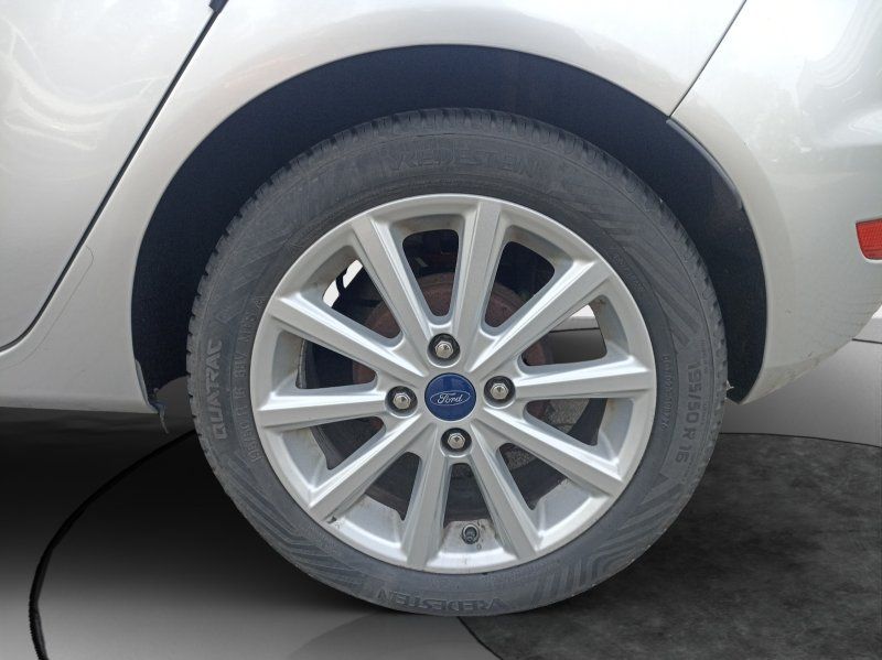 Fahrzeugabbildung Ford Fiesta 1.0 EcoBoost EU6 Titanium