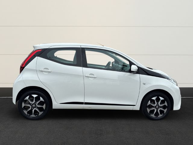 Toyota Aygo x-play club KameraKlimaAppleCarPlayTemp