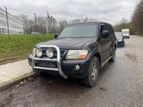 Mitsubishi Pajero 3,2 DI-D - - Mitsubishi Pajero aus 2005 mit Diesel-Antrieb