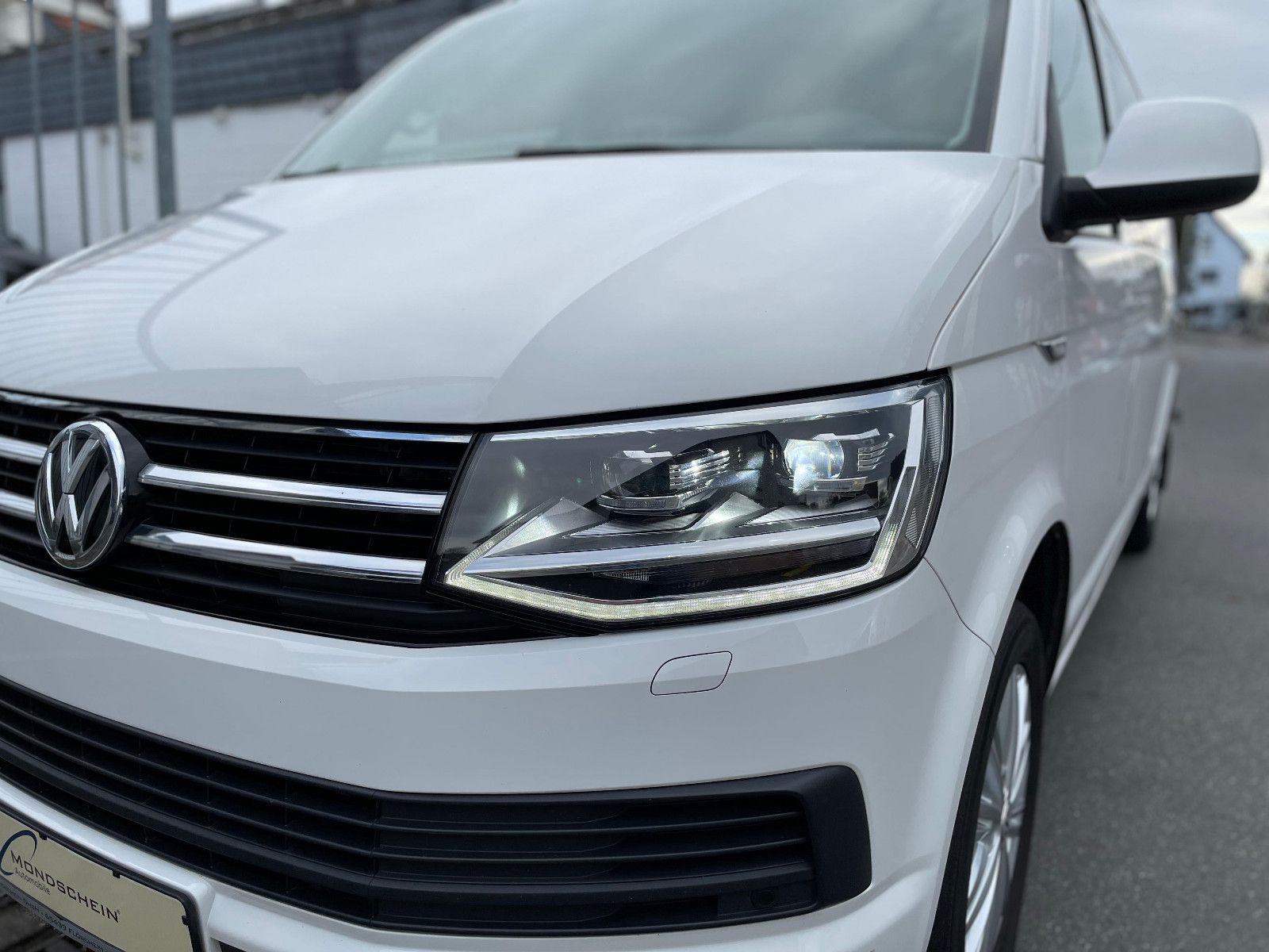 Fahrzeugabbildung Volkswagen T6 Caravelle Comfortline lang 9Sitze Automatik