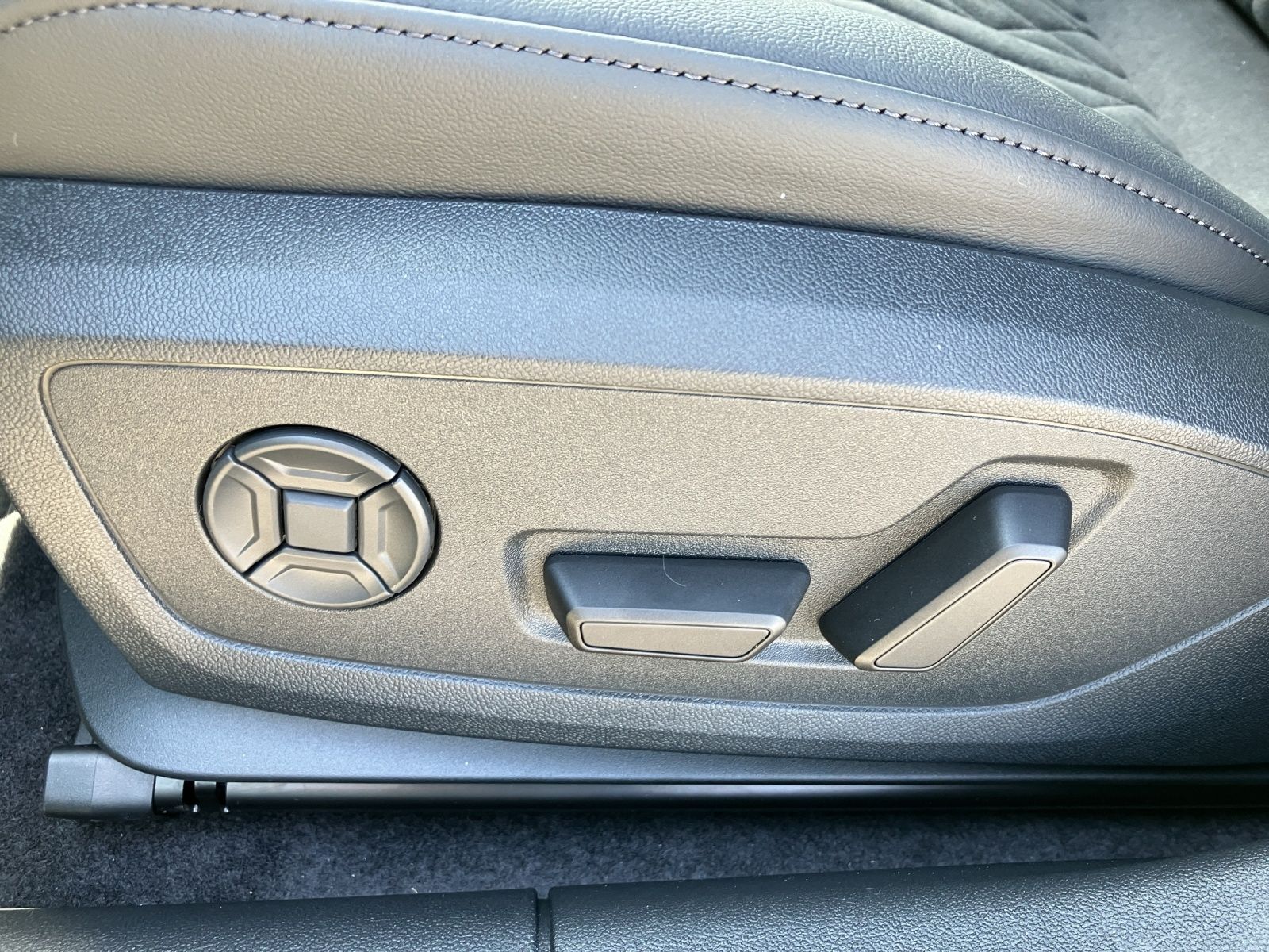 Fahrzeugabbildung Audi RS 3 Limousine quattro S tronic MATRIX RFK NAVI
