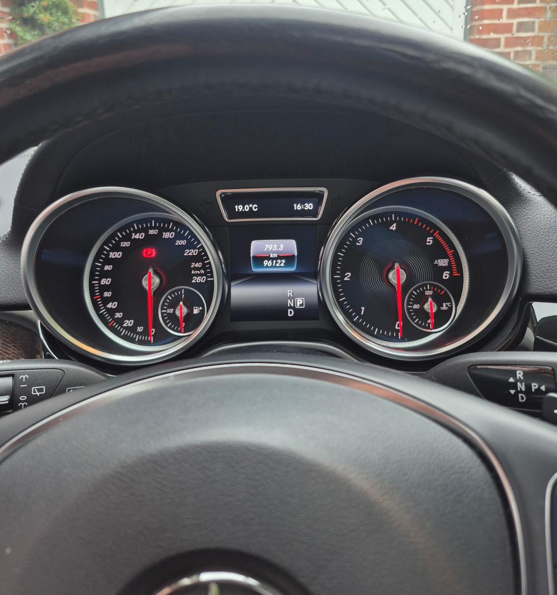Mercedes-Benz GLE 350 d 4MATIC, Pano, AHK, Standh.