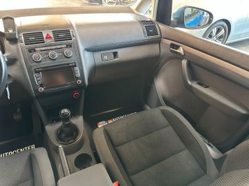 MYAUTOCENTER – Gebraucht- und Jahreswagen mit Werkstattservice in Pfaffenhofen Volkswagen Touran*7-Sitzer*TEMPO*2ZONEN*SitzHZ*PDC*TÜV 528