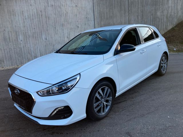 Hyundai i30 1.6  CRDi YES! Automatik,Navi,DAB+