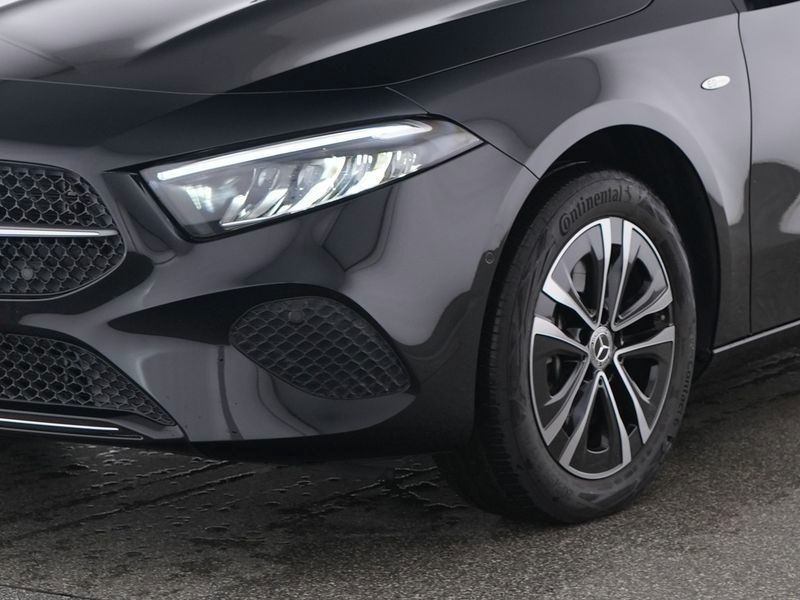 Fahrzeugabbildung Mercedes-Benz A 250 e PROGRESSIVE+STNDHZ+AHK+11KW+LHZ+LED+KAM