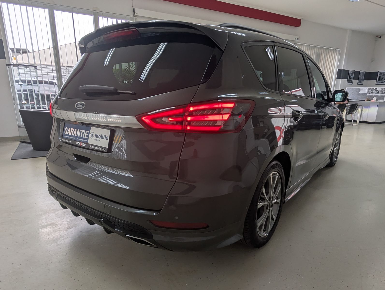 Fahrzeugabbildung Ford S-MAX 2.0 ST-Line ACC LED KAM StHZ SHZ MEMO