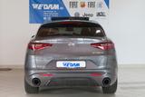 Alfa Romeo Stelvio Veloce Q4 2.0 280PS *Schiebedach* - Alfa Romeo Stelvio veloce mit Benzin-Antrieb