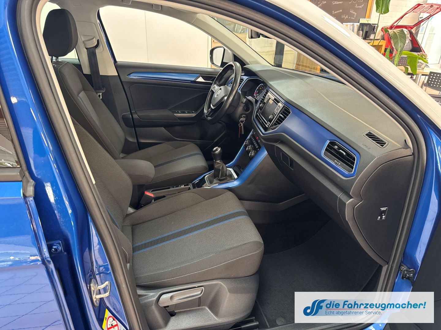 Fahrzeugabbildung Volkswagen T-Roc Style Mehrzonenklima Ambientebeleuchtung S