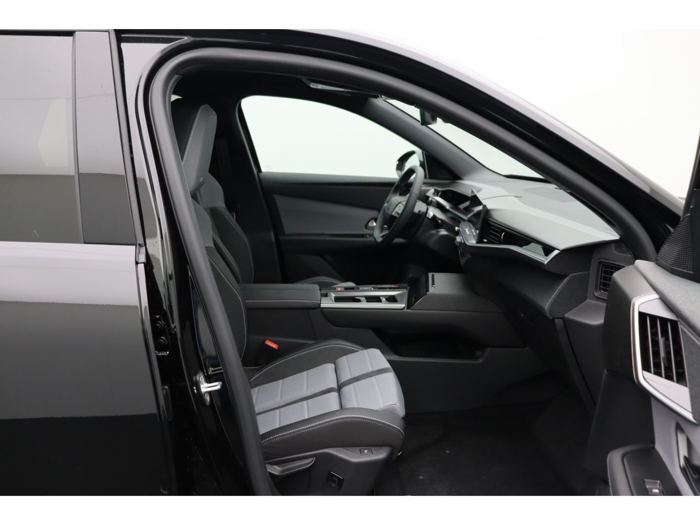 Fahrzeugabbildung Opel Grandland 1.2 Mild-Hybrid 107kW GS ACC,Kamera360