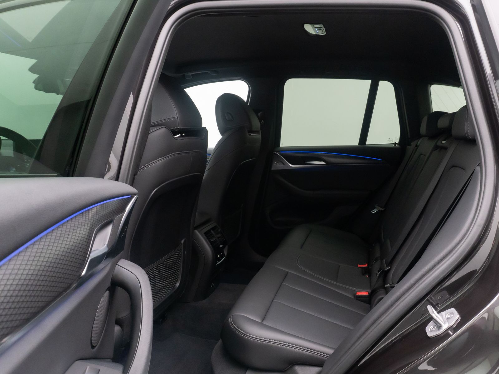 Fahrzeugabbildung BMW X3 xD30i MSport Kamera Laser HUD DAB HiFi 20Zoll