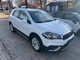 Suzuki SX4 S-Cross Comfort+ 4x4.AHK.Klimatronic.Kamera - weiße Suzuki SX4