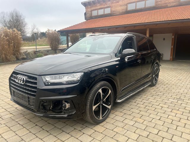 Audi Q7 3.0 TDI quat 3x S-line Pano/AHK/Luft/ACC/HUD