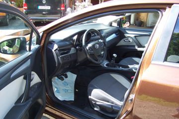 Toyota Avensis - 6