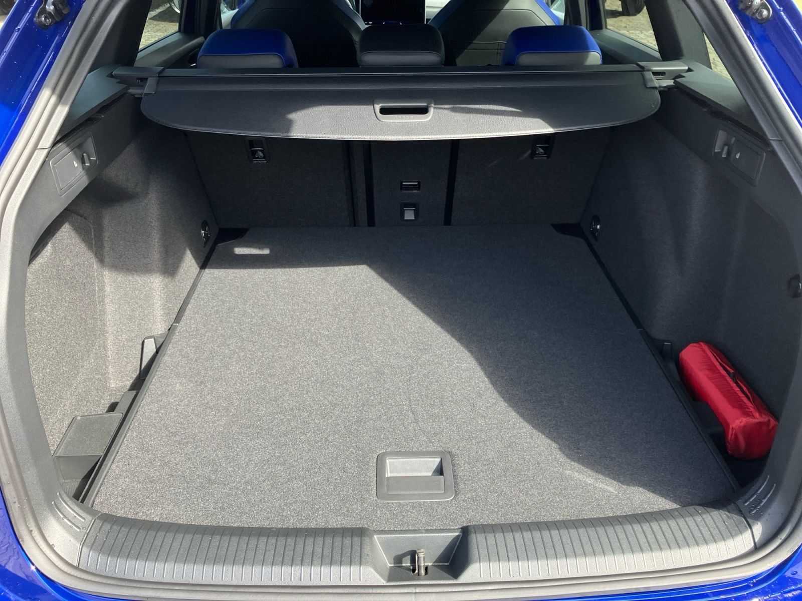 Volkswagen Golf VIII Variant 2.0 TSI 4Motion R LED PDC NAVI foto 16