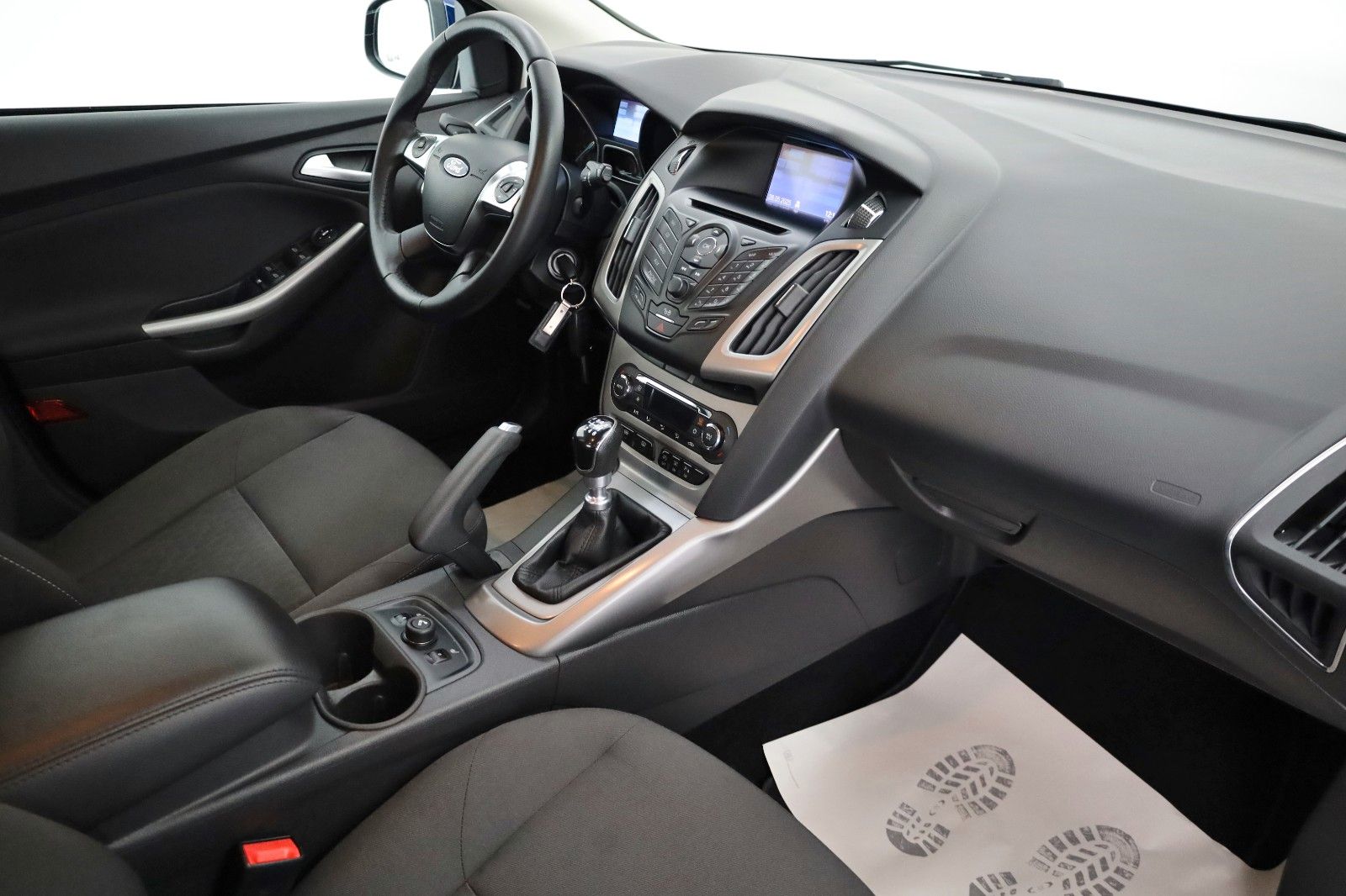 Fahrzeugabbildung Ford Focus Turnier Sync Edition Navi,SH,PDC,SR+WR