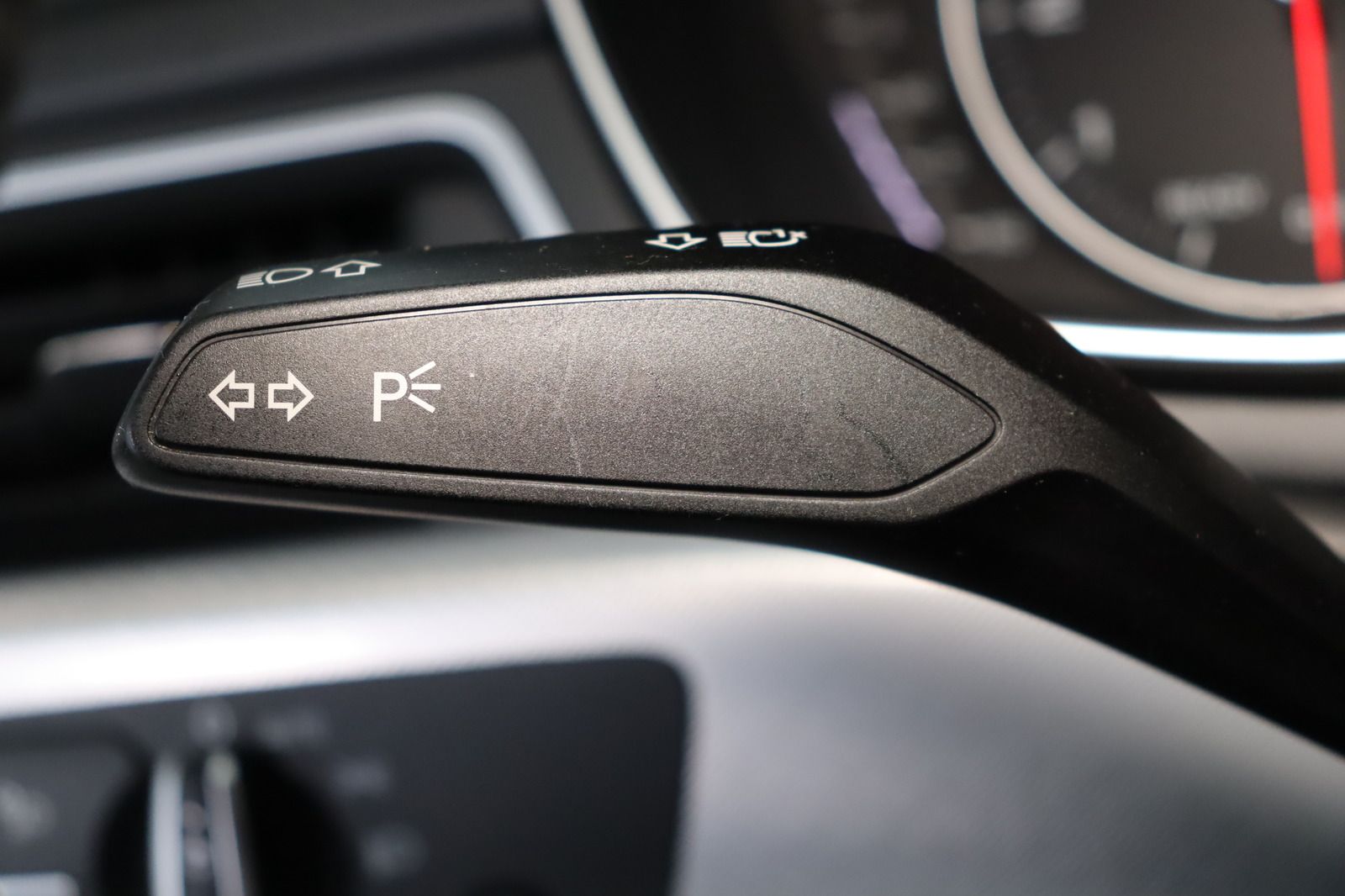 Fahrzeugabbildung Audi A5 Sportback 40 TFSI * LED * Navi * Keyless