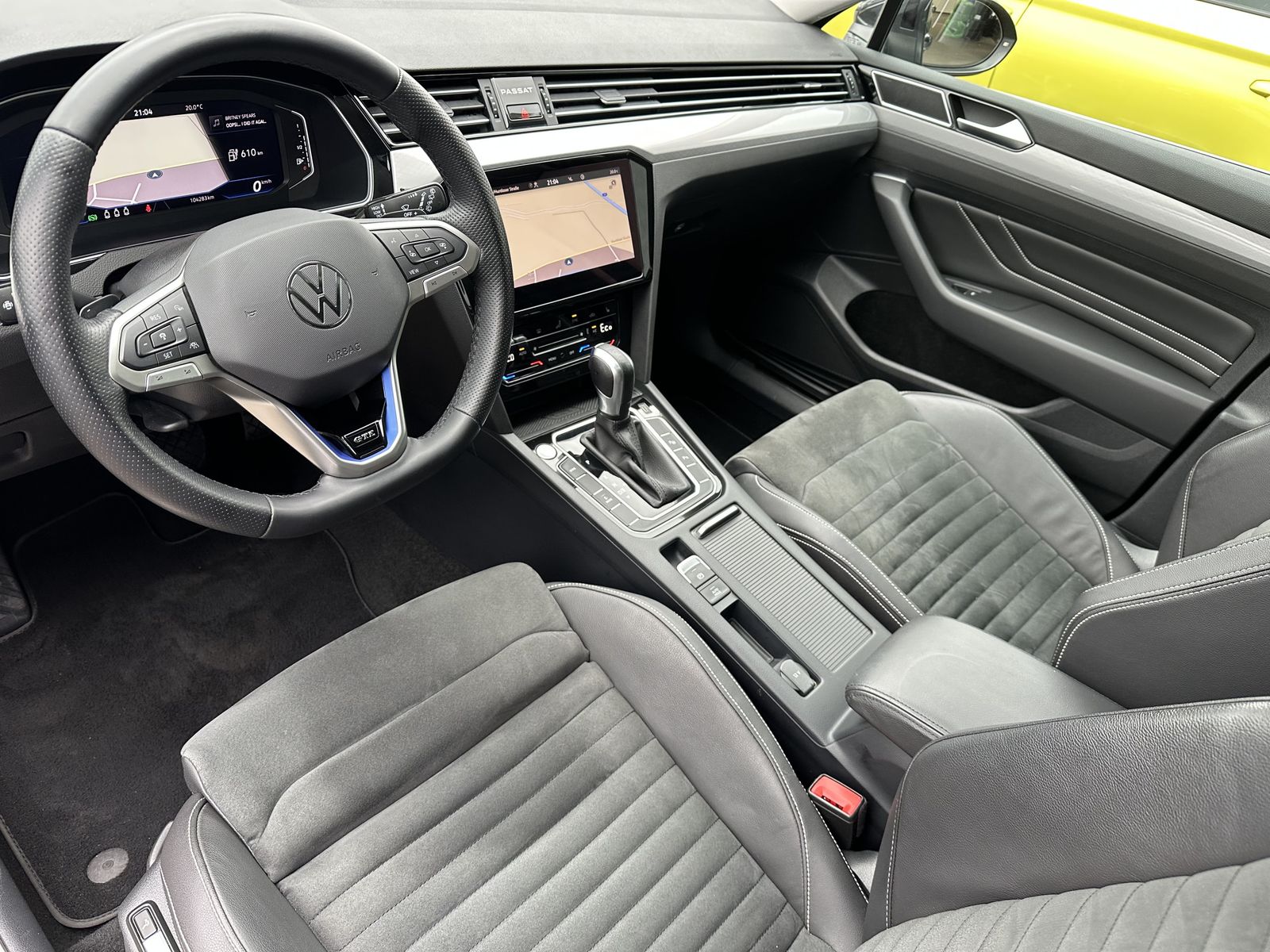 Fahrzeugabbildung Volkswagen Passat Variant GTE+NAV+LED+ACC+PANO+HUD+VCOCKPIT