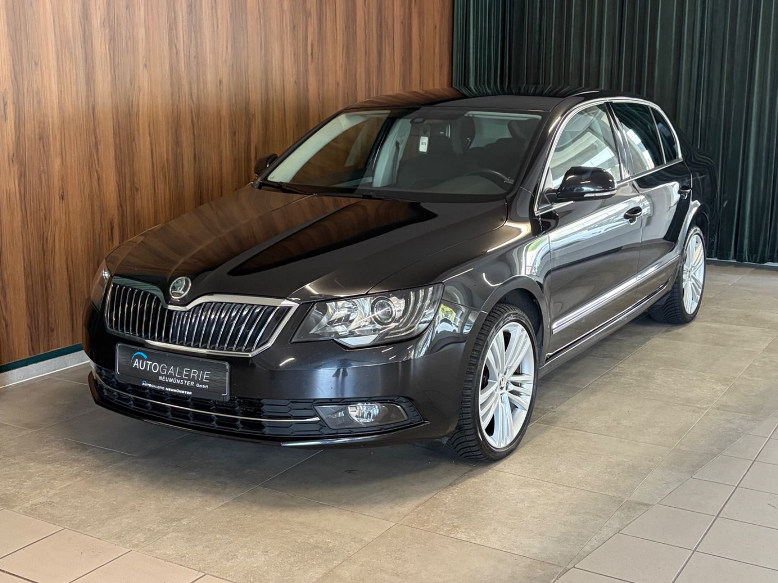 Skoda Superb 2.0TDI DSG°Lim°Leder°Temp.°Xenon°