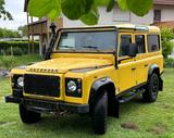 Land Rover Defender 110 Td5 G4 Sonderedition Fünfzylinder - Land Rover Defender aus 2004