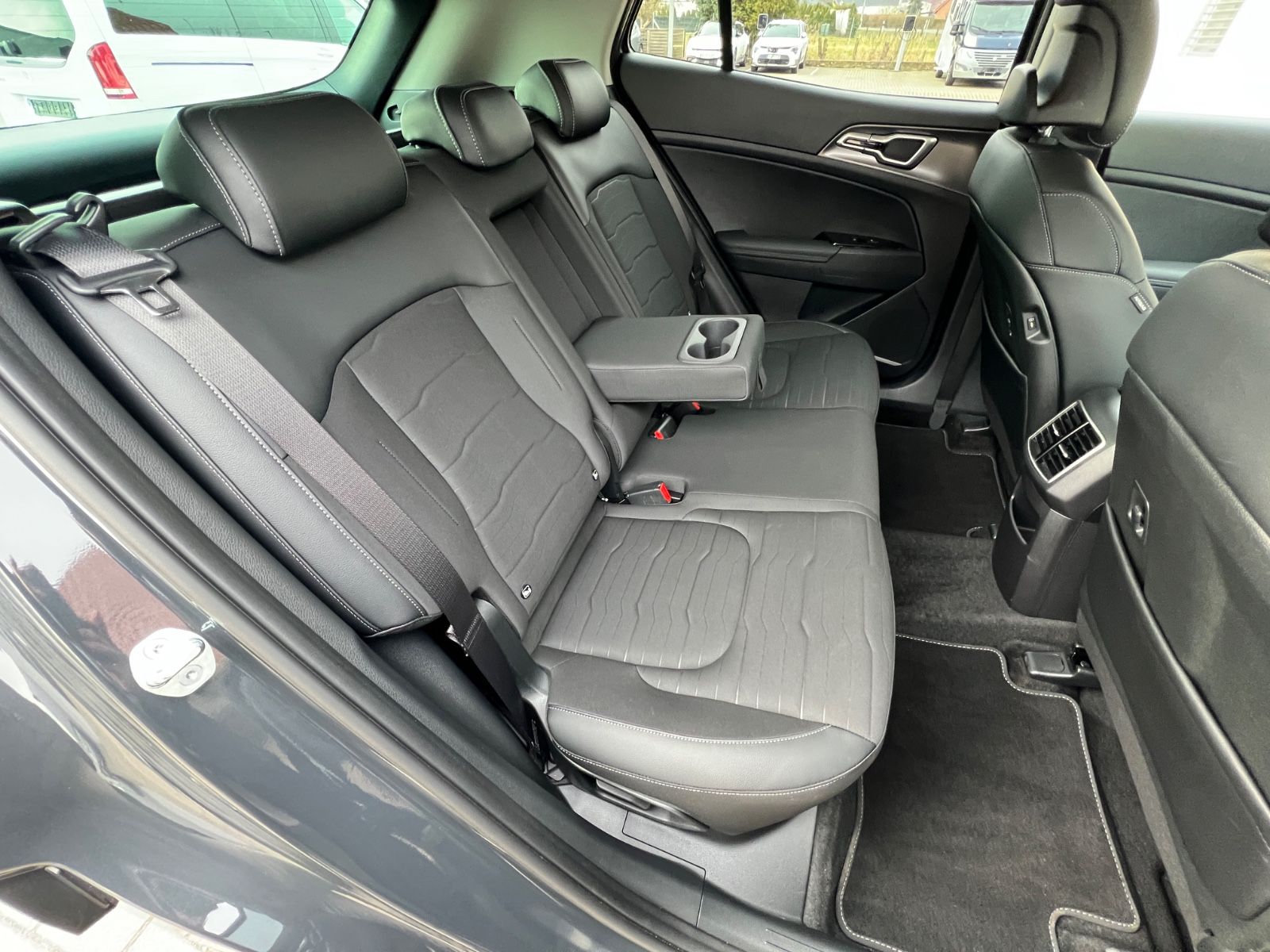 Fahrzeugabbildung Kia Sportage 1.6 T-GDI EcoDyn. 118kW Vision DCT AWD