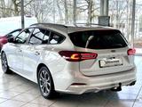 Ford Focus Turnier 1.0 EcoBoost ST-LINE X HUD AHK-kla - mit Benzin-Antrieb: Silber, Allwetterreifen