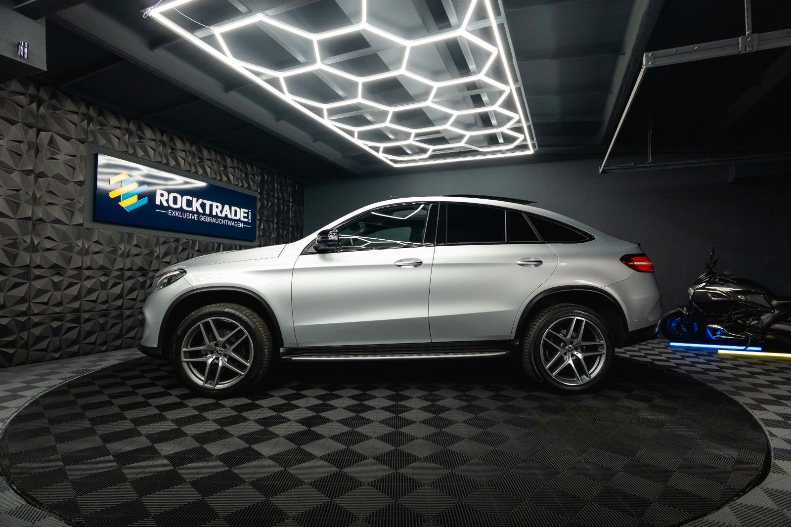 Fahrzeugabbildung Mercedes-Benz GLE 350d Coupe 4Matic AMG Night *Pano*ACC*LED*