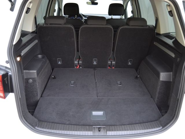 Touran 1.5 TSI DSG Highline BLACK-STYLE/7-SITZER